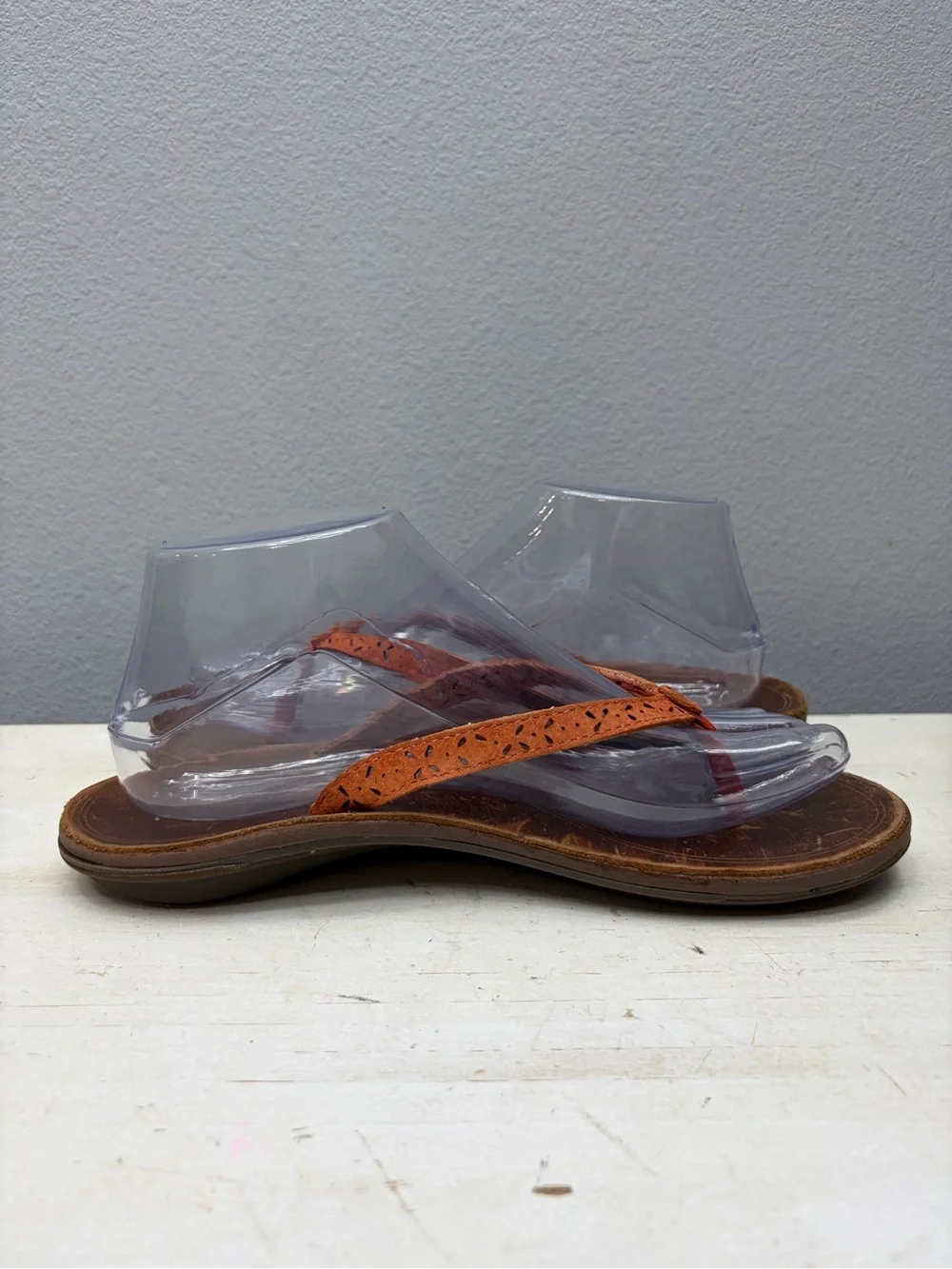 Olukai Orange Leather Puka Thong Sandals Size 8